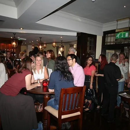 The Rose & Crown 3*