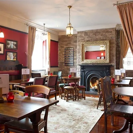فندق مبيت وإفطار The Rose & Crown 3*