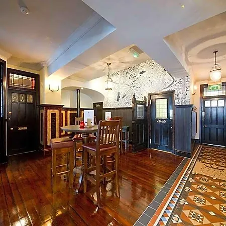 The Rose & Crown Bed & Breakfast