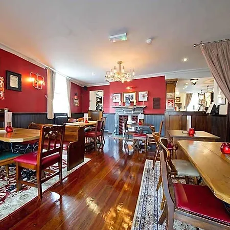 The Rose & Crown 3*