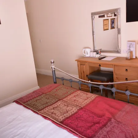 The Rose & Crown Bed & Breakfast 3*