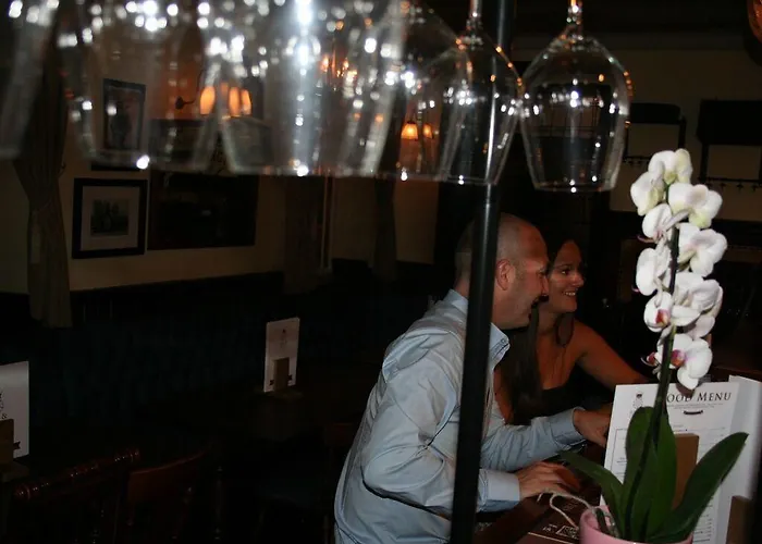 The Rose & Crown Couette-café 3*