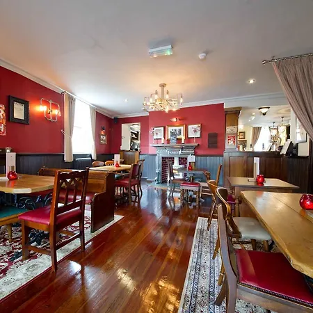 The Rose & Crown 3*